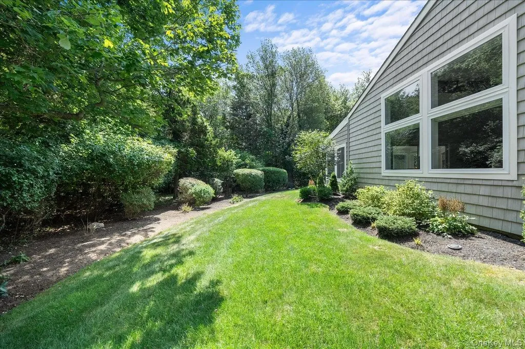 161 Boathouse Lane Bay Shore NY 11706