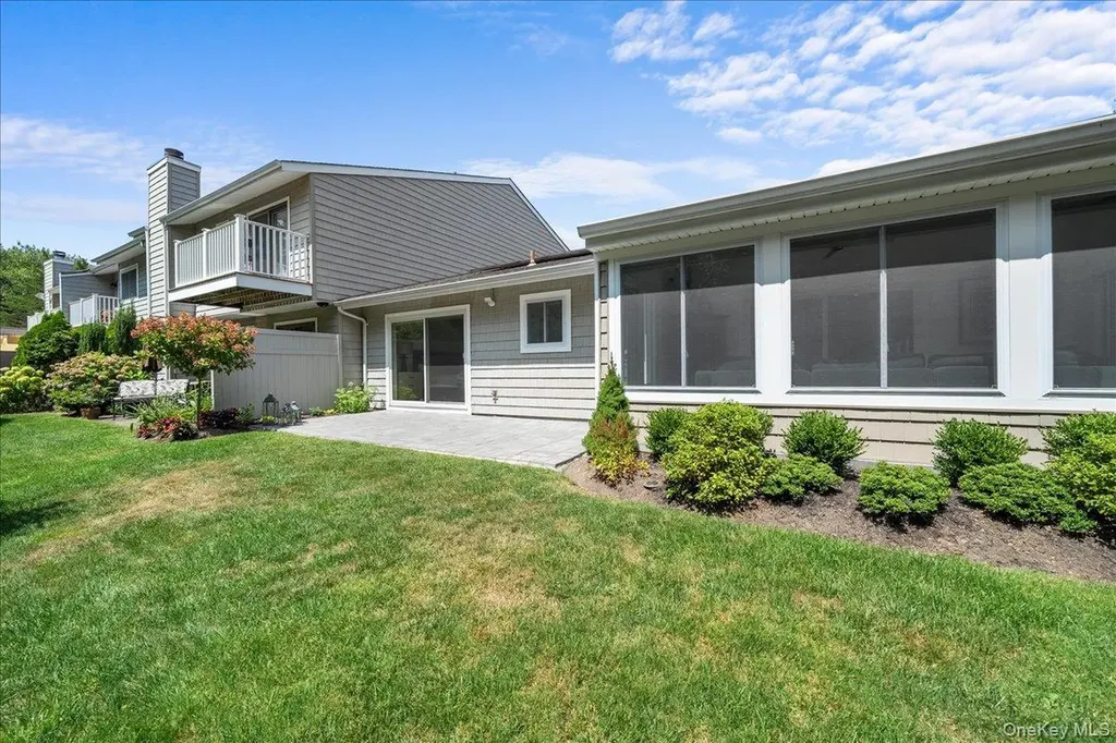 161 Boathouse Lane Bay Shore NY 11706