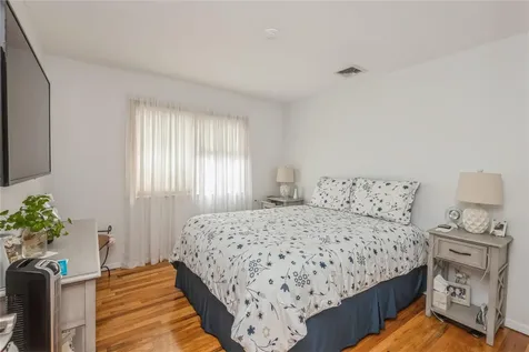 347 Bayville Avenue Bayville NY 11709