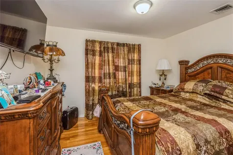 347 Bayville Avenue Bayville NY 11709