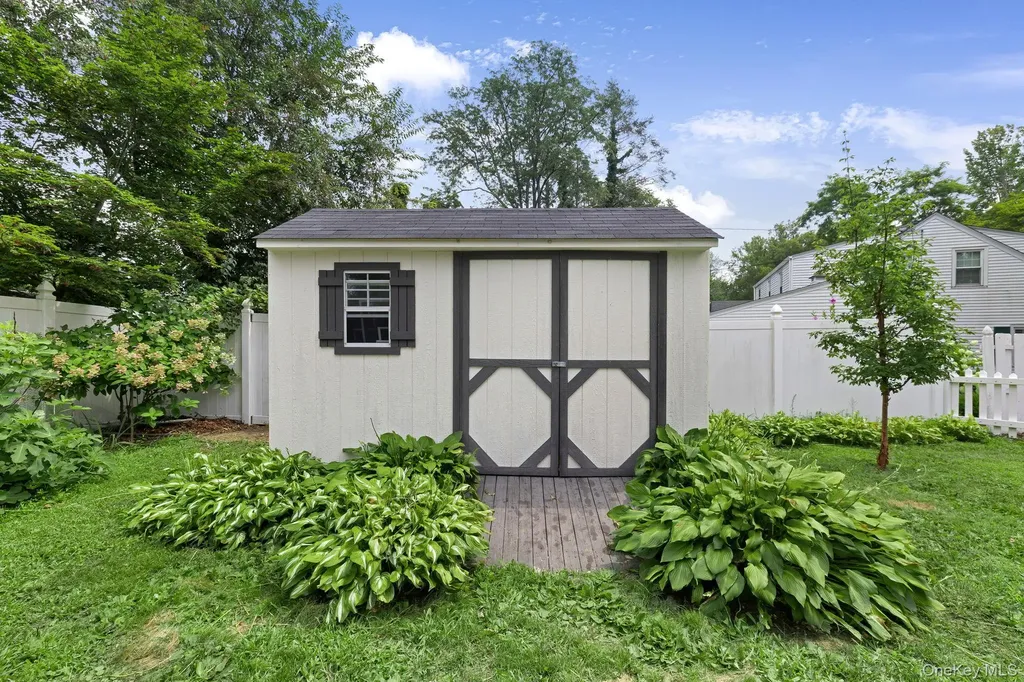 109 Pine Drive New Windsor NY 12553