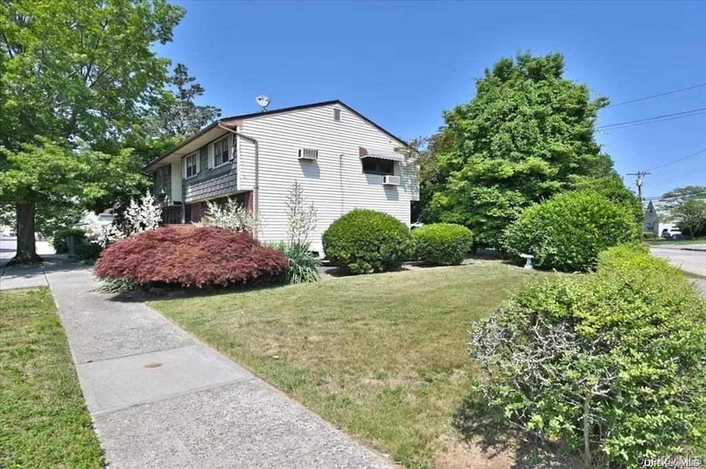 11 Edwards Place Valley Stream NY 11580