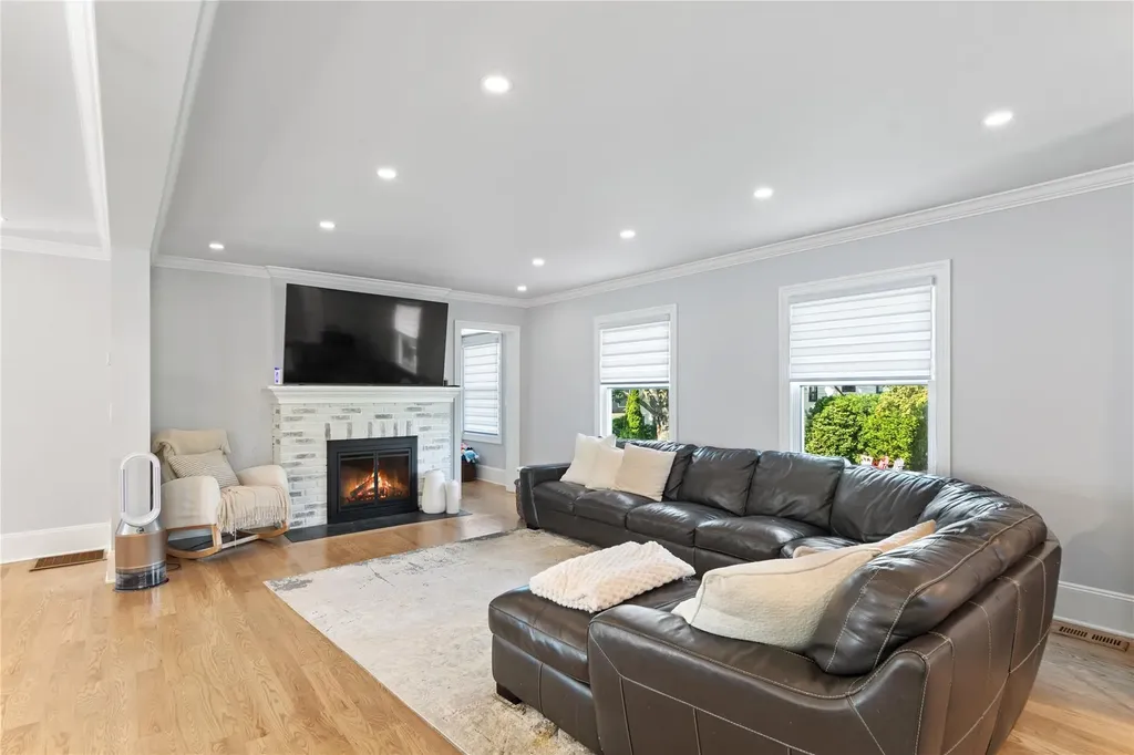 176 Davis Avenue White Plains NY 10605