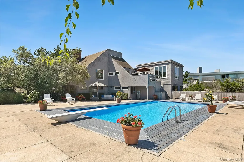 49 Gilberts Path Amagansett NY 11930