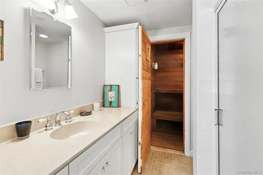 49 Gilberts Path Amagansett NY 11930