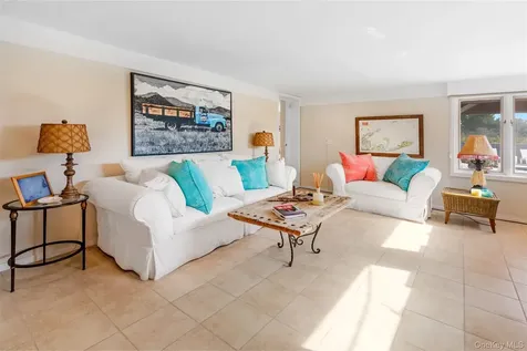 49 Gilberts Path Amagansett NY 11930