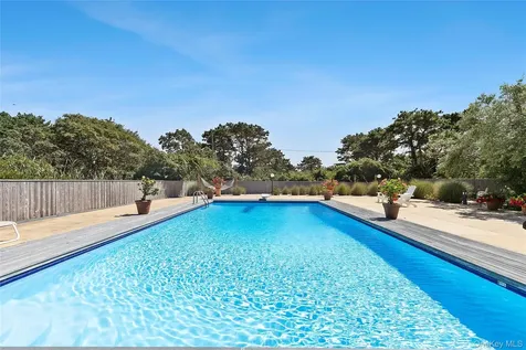 49 Gilberts Path Amagansett NY 11930