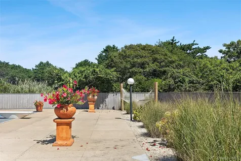 49 Gilberts Path Amagansett NY 11930