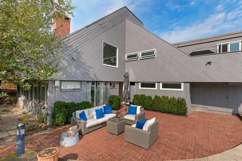 49 Gilberts Path Amagansett NY 11930