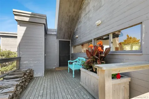 49 Gilberts Path Amagansett NY 11930