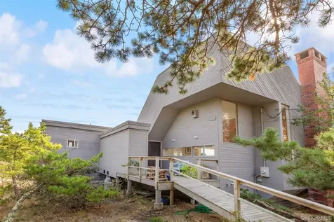 49 Gilberts Path Amagansett NY 11930