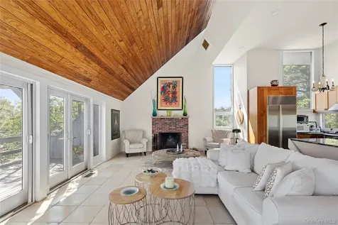 49 Gilberts Path Amagansett NY 11930