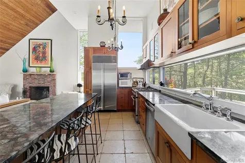 49 Gilberts Path Amagansett NY 11930