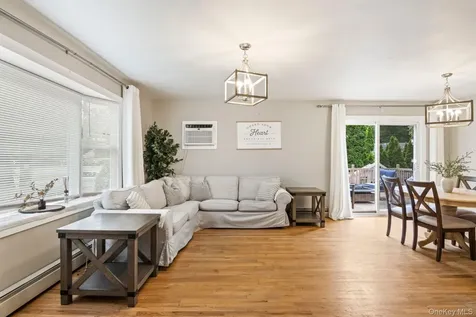 21 Fox Lane Shoreham NY 11786