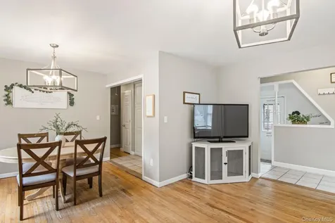 21 Fox Lane Shoreham NY 11786
