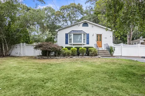 21 Fox Lane Shoreham NY 11786