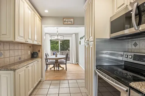 21 Fox Lane Shoreham NY 11786