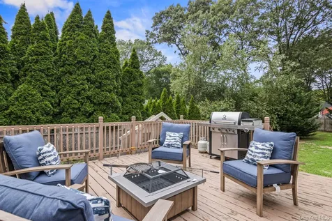 21 Fox Lane Shoreham NY 11786