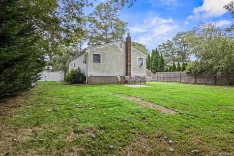 21 Fox Lane Shoreham NY 11786