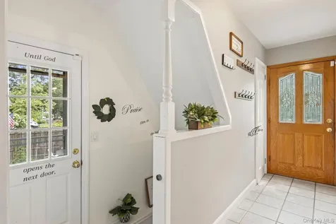21 Fox Lane Shoreham NY 11786