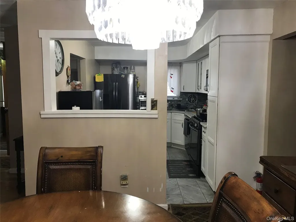 25946 149th Road Rosedale NY 11422