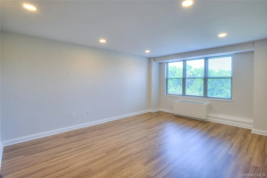 300 E Overlook Port Washington NY 11050