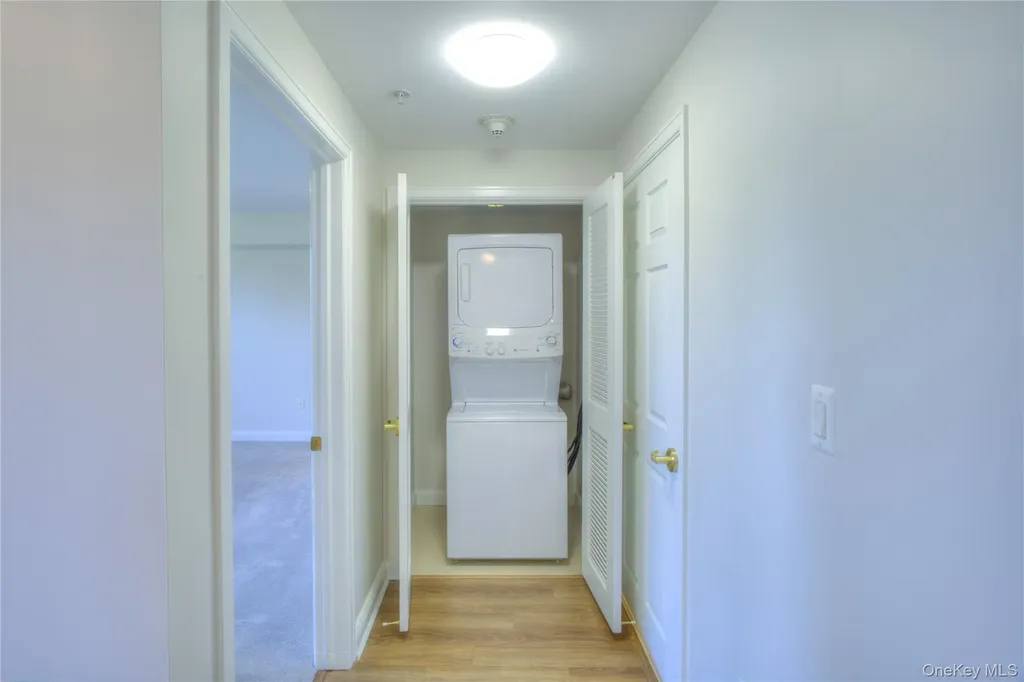 300 E Overlook Port Washington NY 11050