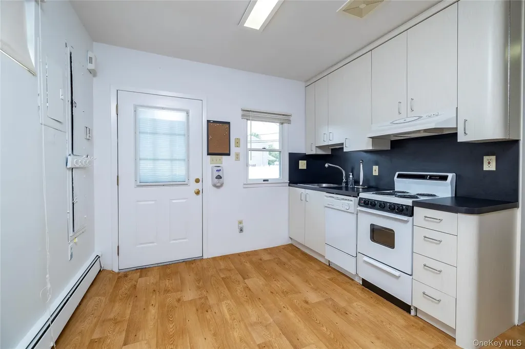 3843 Sally Lane Oceanside NY 11572