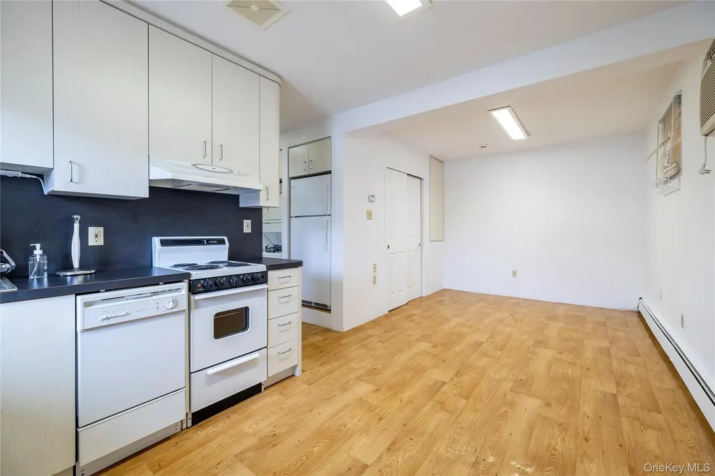 3843 Sally Lane Oceanside NY 11572