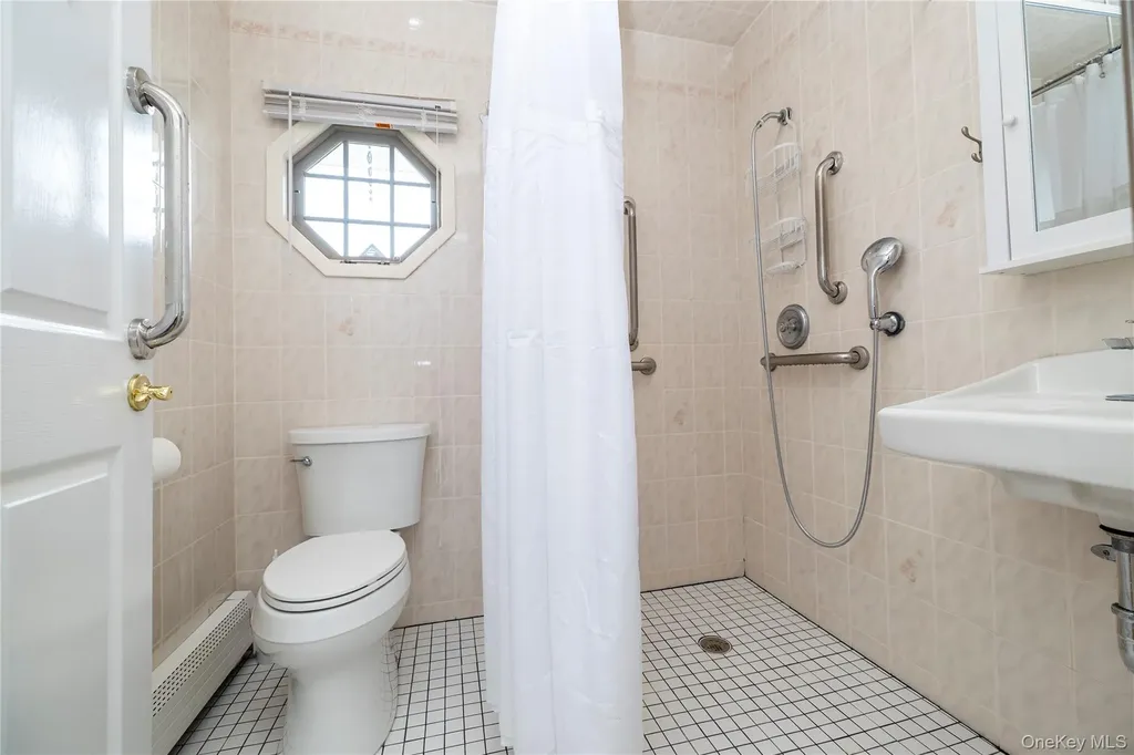 3843 Sally Lane Oceanside NY 11572