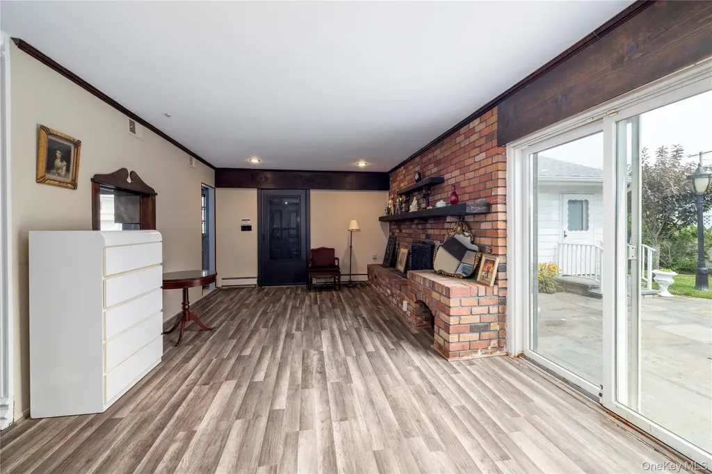 3843 Sally Lane Oceanside NY 11572