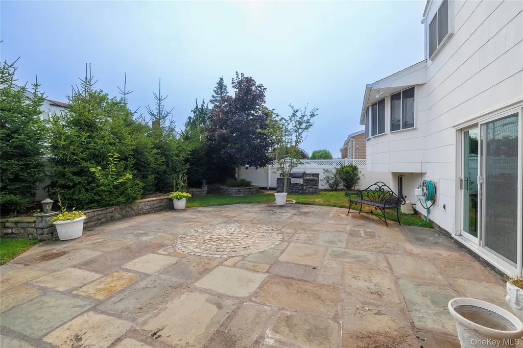 3843 Sally Lane Oceanside NY 11572