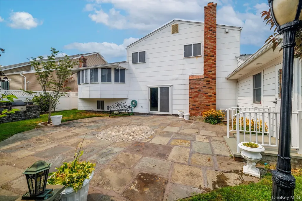 3843 Sally Lane Oceanside NY 11572