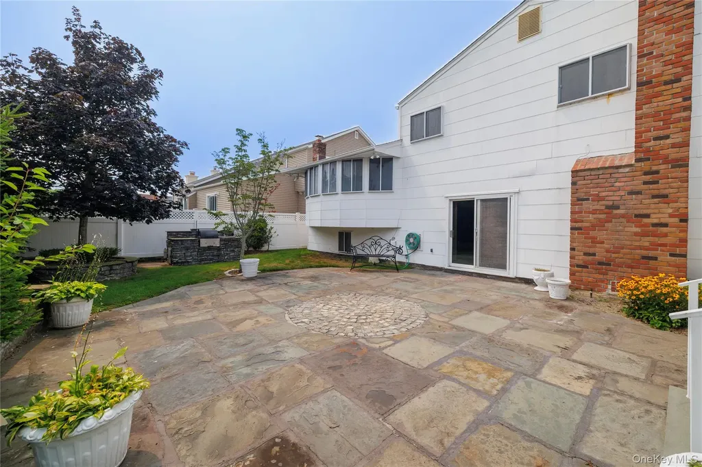 3843 Sally Lane Oceanside NY 11572
