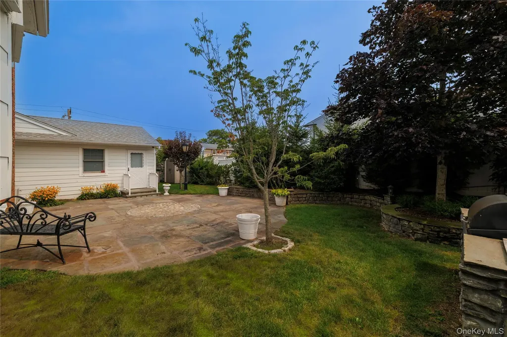 3843 Sally Lane Oceanside NY 11572