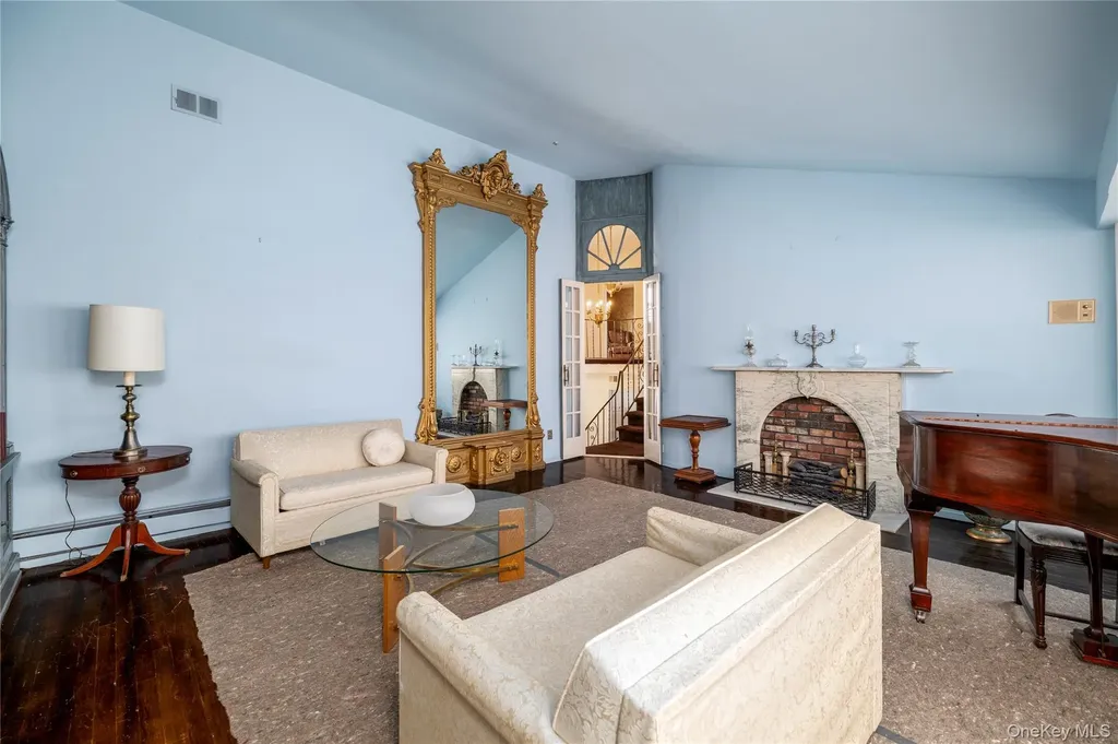 3843 Sally Lane Oceanside NY 11572