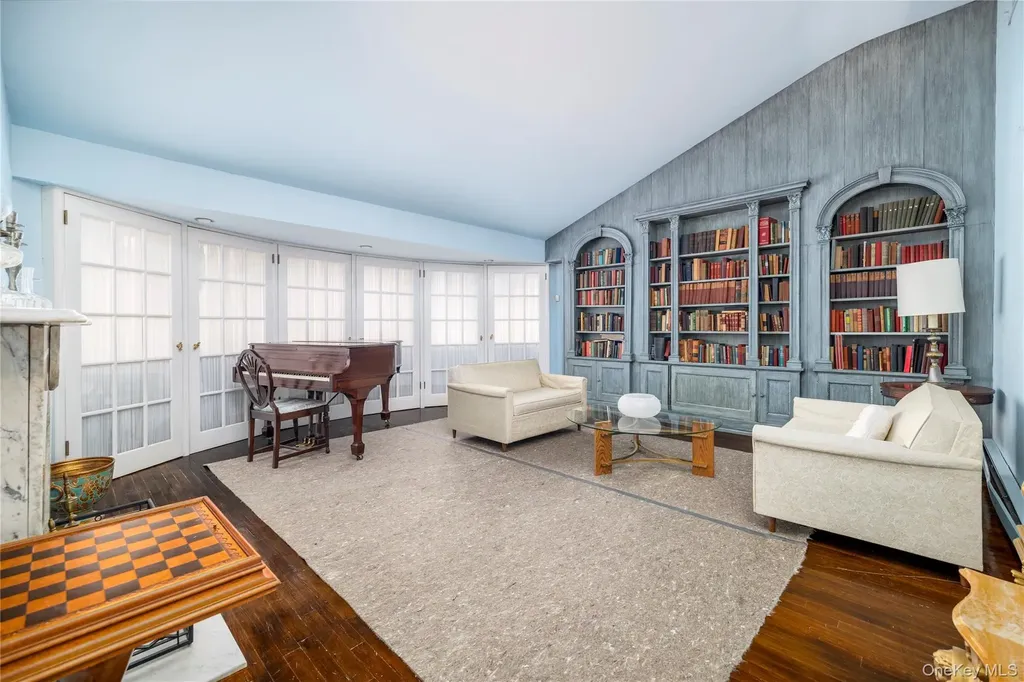 3843 Sally Lane Oceanside NY 11572