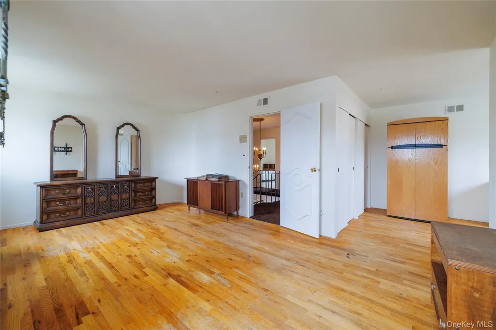 3843 Sally Lane Oceanside NY 11572