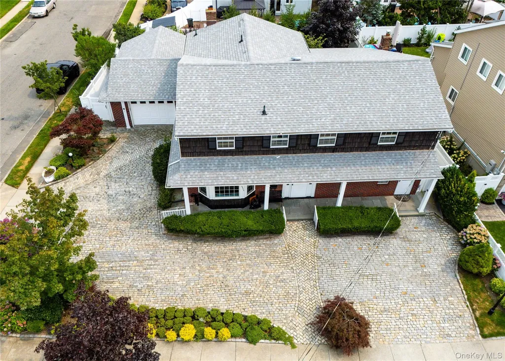 3843 Sally Lane Oceanside NY 11572