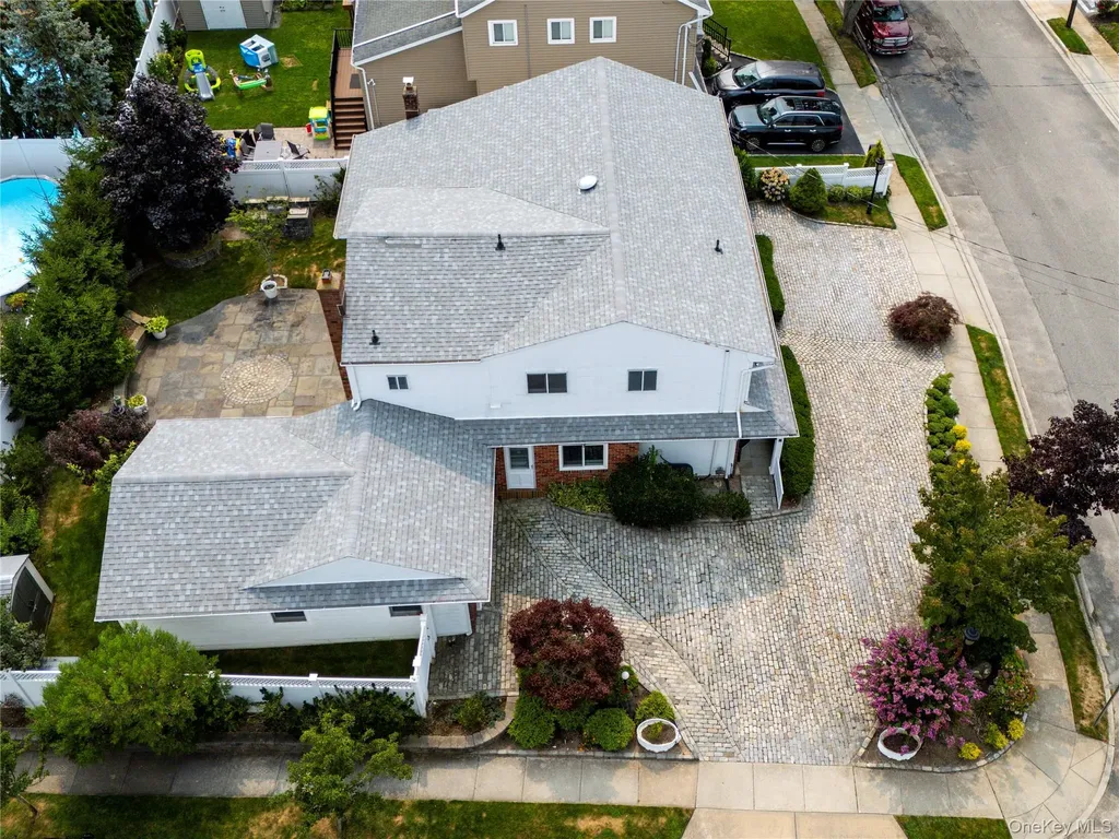 3843 Sally Lane Oceanside NY 11572