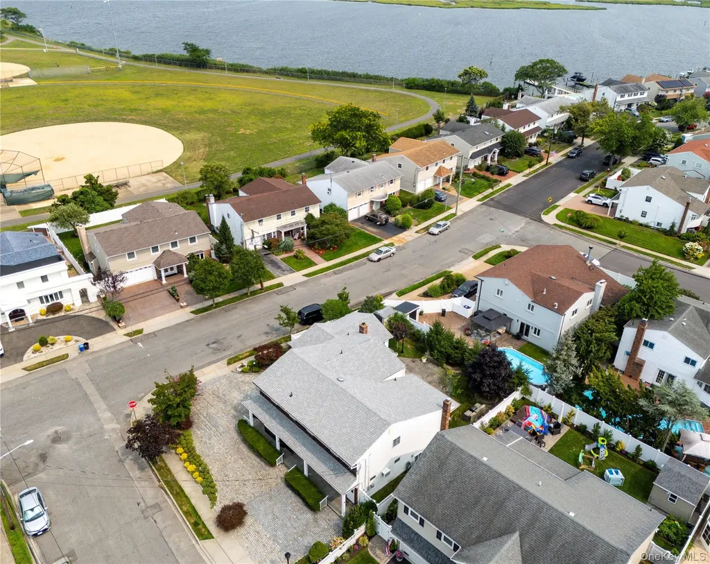 3843 Sally Lane Oceanside NY 11572