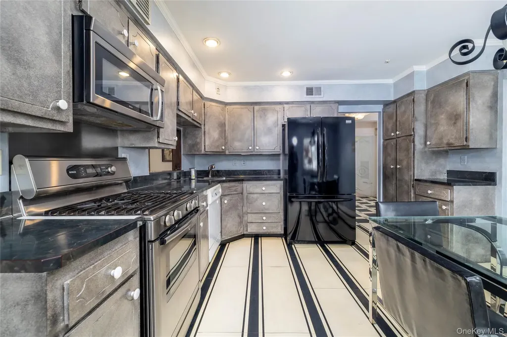 3843 Sally Lane Oceanside NY 11572
