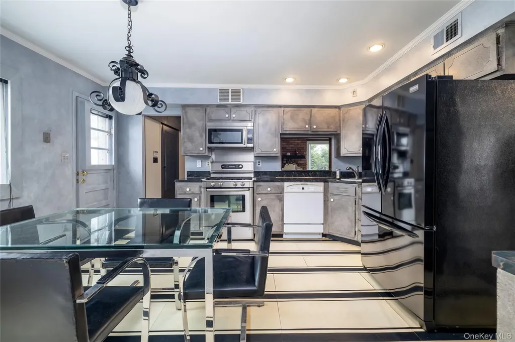 3843 Sally Lane Oceanside NY 11572