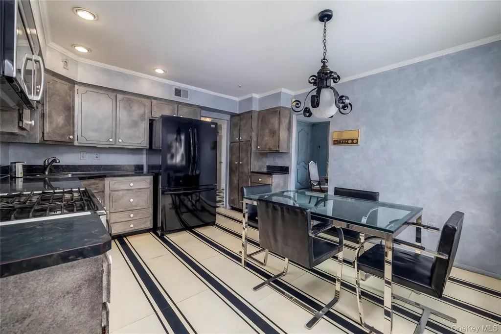 3843 Sally Lane Oceanside NY 11572