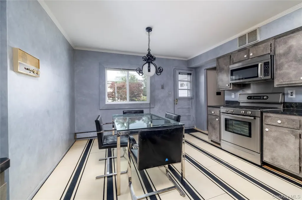 3843 Sally Lane Oceanside NY 11572