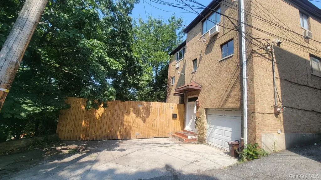 6201 Spencer Terrace Bronx NY 10471