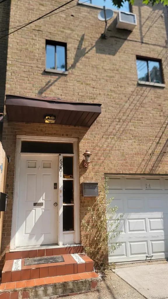 6201 Spencer Terrace Bronx NY 10471