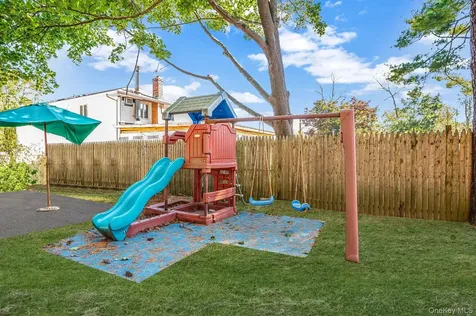 8 Willoughby Street Brentwood NY 11717