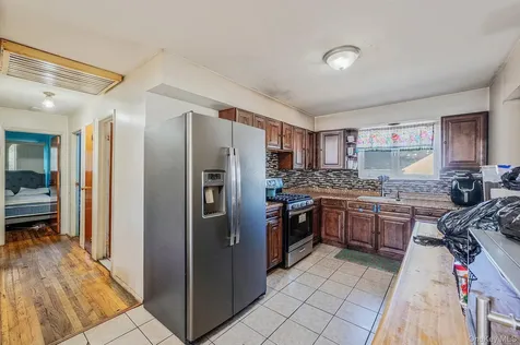 8 Willoughby Street Brentwood NY 11717
