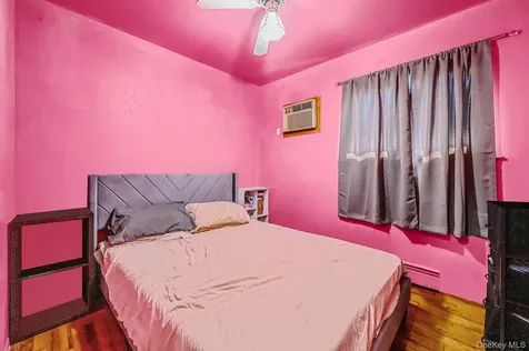 8 Willoughby Street Brentwood NY 11717
